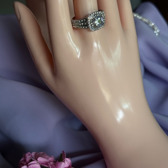 18K Gol Plated Silver Ring with Gems 💎 - Picture 3 of 6